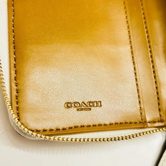 NWOT Rare Coach Rainbow Wallet - Picture 10 of 14